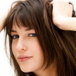 Как посодействовать сухим и повреждённым волосам?
