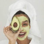 Рецепт маски для лица из авокадо в домашних критериях
